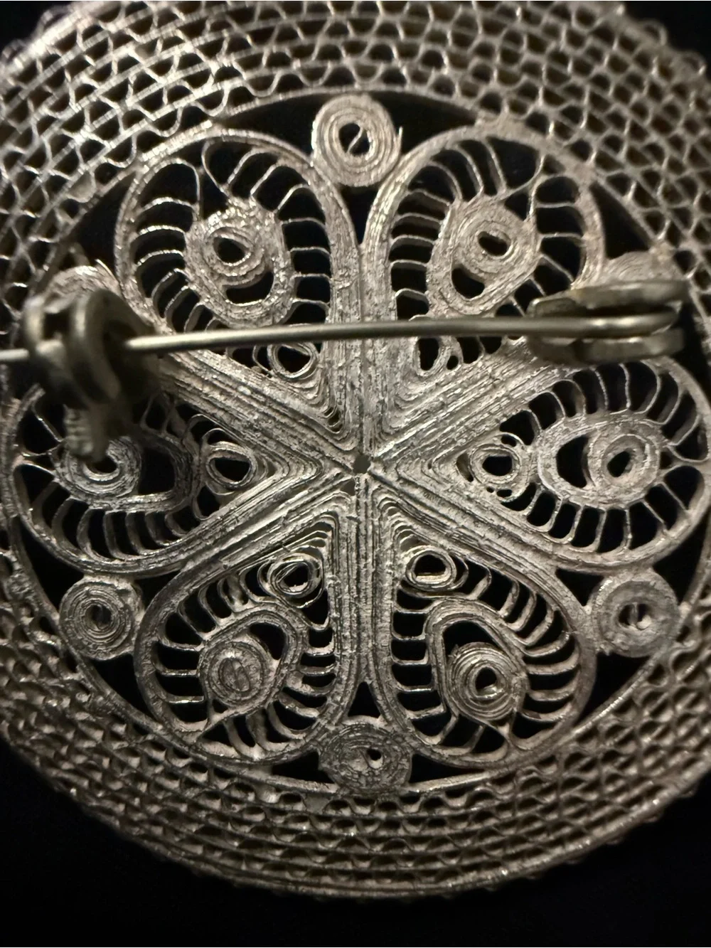 Vintage Mexican sombrero sterling Silver Filigree‎ Round Brooch